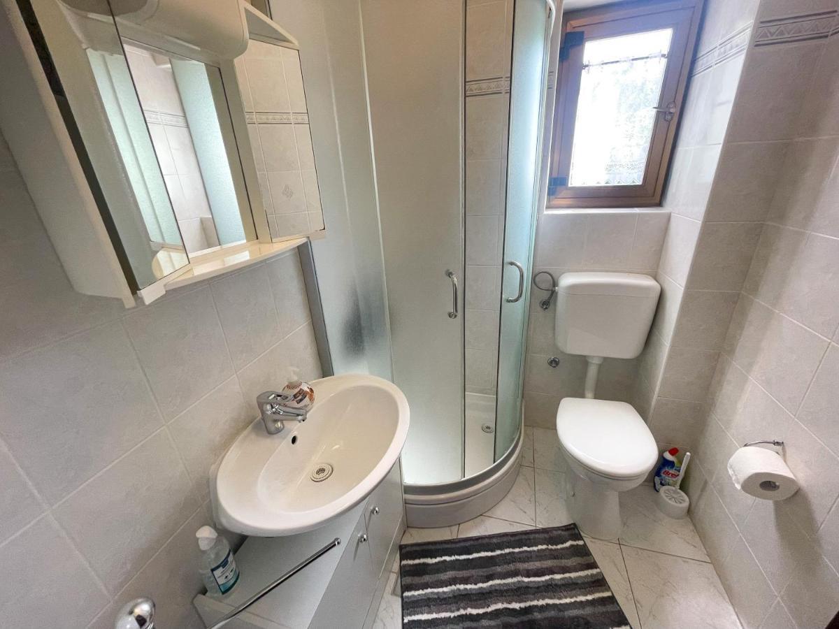 Apartmani Irena ヤドラニヴォ エクステリア 写真