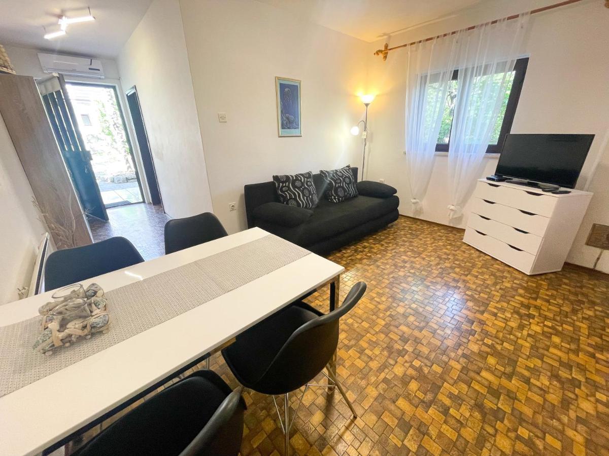Apartmani Irena ヤドラニヴォ エクステリア 写真